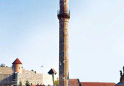 Minaret w Egerze